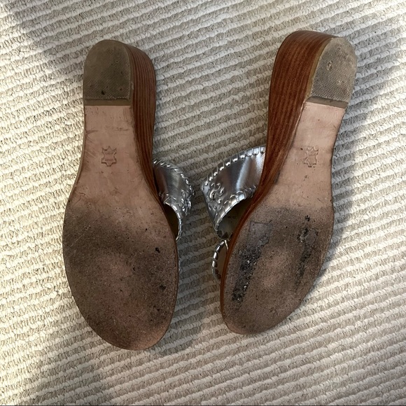 Jack Rogers Mid Wedge Thong Sandals in Silver sz 7 - Picture 3 of 3